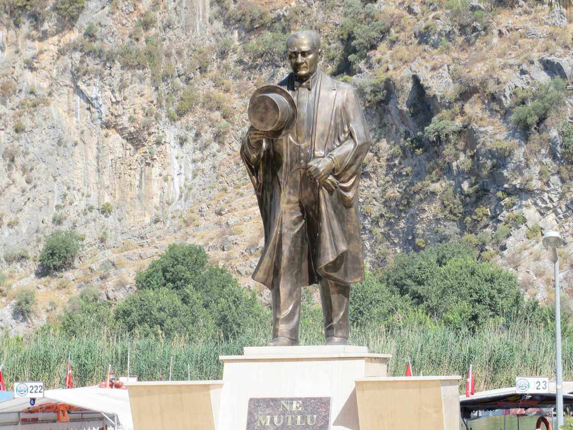 statue of Ataturk